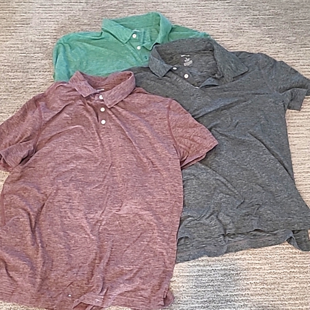 3 Large Men's Sonoma short sleeve collared shirts in Grey Light Green and Maroon